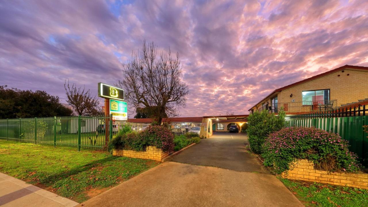 Forest Lodge Motor Inn & Restaurant ดับโบ ภายนอก รูปภาพ